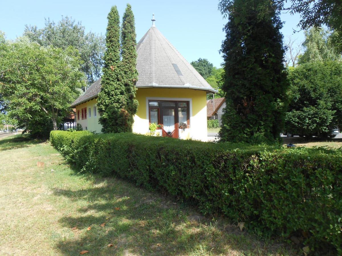 Erika Apartman Balatonberény Buitenkant foto